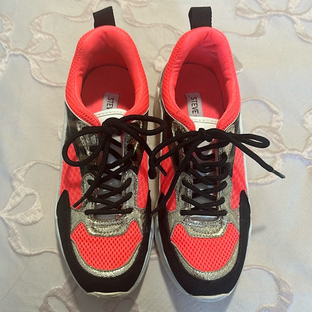 Steve Madden Coral Pink and Black Athletic Sneakers